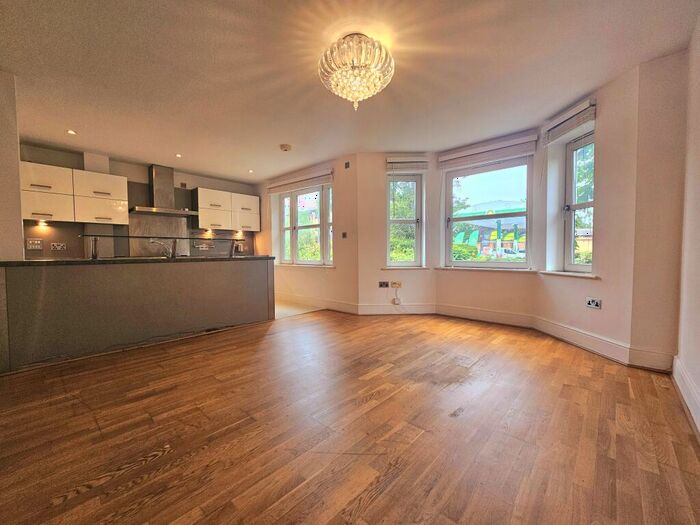 2 Bedroom Flat To Rent In Widmore Road, Bromley, BR1