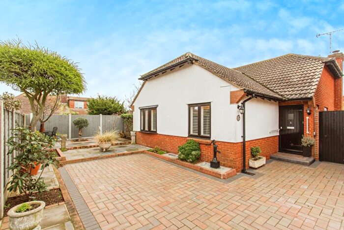 2 Bedroom Bungalow For Sale In Knollcroft, Shoeburyness, Essex, SS3