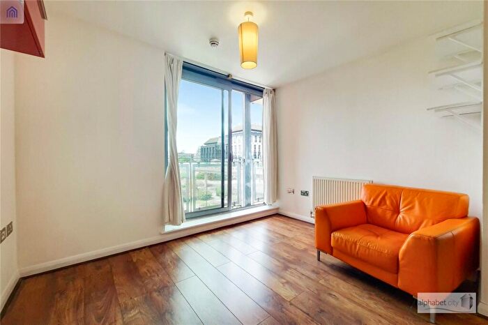 1 Bedroom Flat To Rent In Explorers Court, Newport Avenue, London, E14