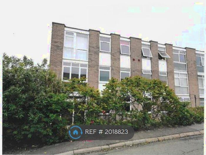 2 Bedroom Flat To Rent In Gainsborough Court, Penarth, CF64