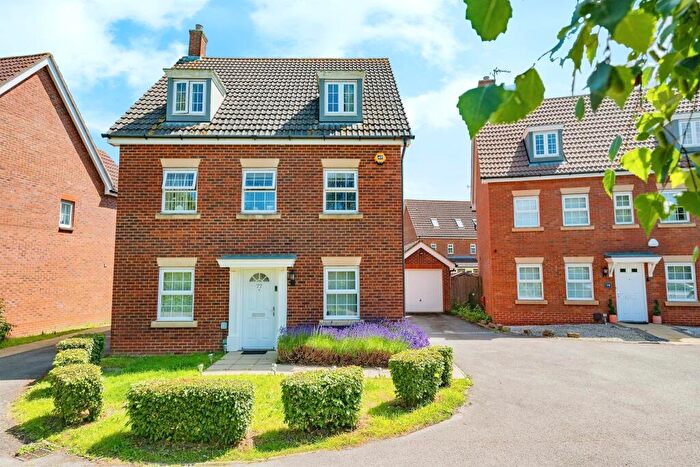 5 Bedroom Detached House For Sale In The Runway, Hatfield, AL10