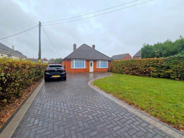 2 Bedroom Detached Bungalow To Rent In Hamble Lane, Southampton, SO31