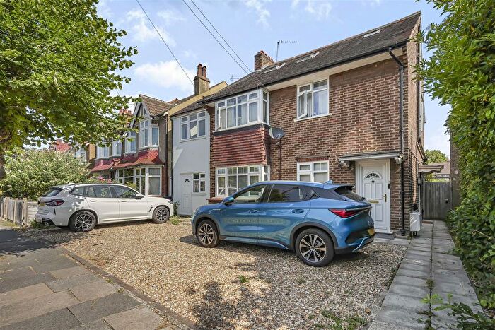3 Bedroom Maisonette For Sale In Camberley Avenue, West Wimbledon, SW20