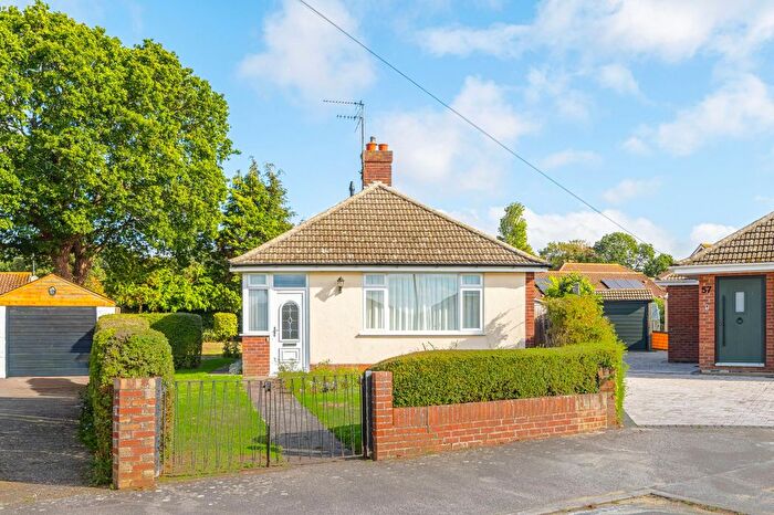 2 Bedroom Detached Bungalow For Sale In Elmhurst Avenue, Oulton Broad North, NR32