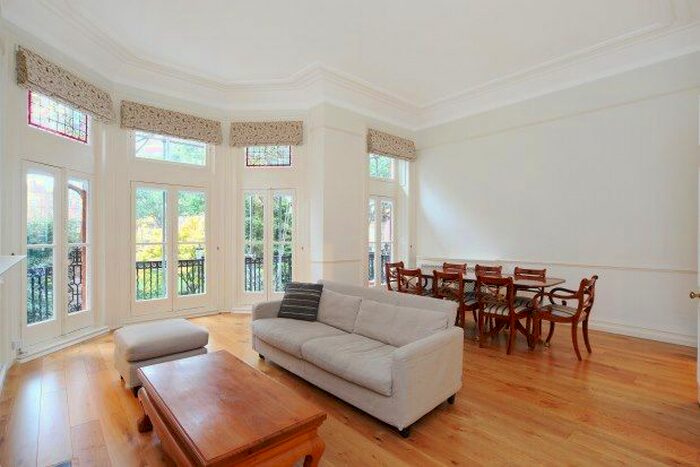 2 Bedroom Flat To Rent In Barkston Gardens, London, SW5