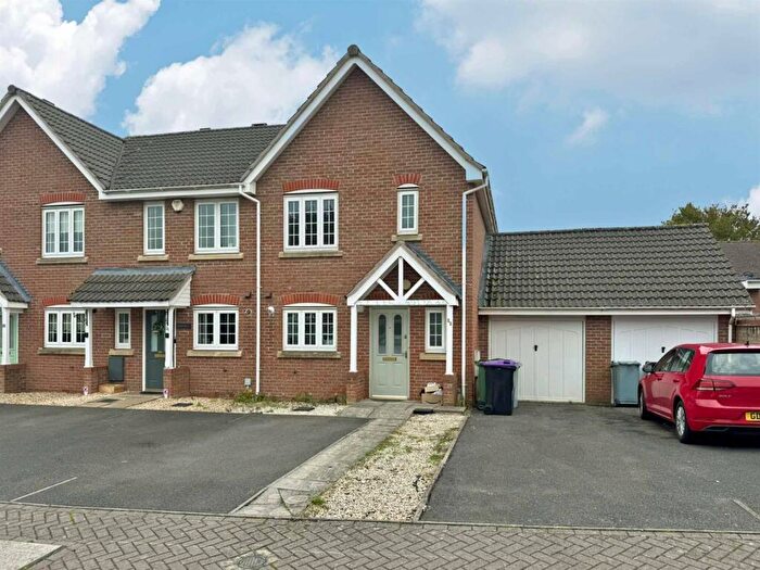 3 Bedroom End Of Terrace House To Rent In Carisbrooke Grove, Stamford, PE9
