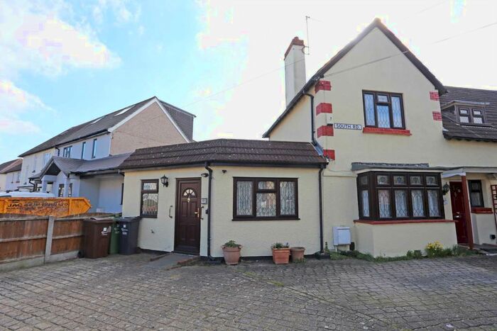 Studio To Rent In South Road, Chadwell Heath, RM6