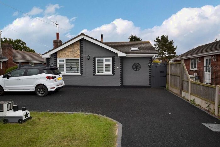 2 Bedroom Detached Bungalow For Sale In South End, Hogsthorpe, PE24