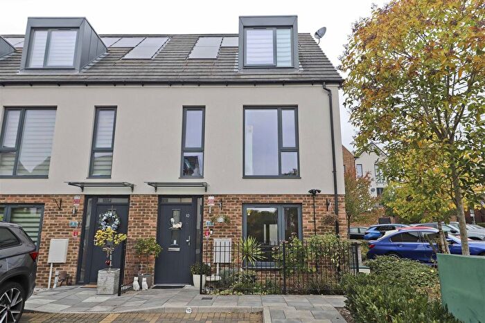 4 Bedroom Town House For Sale In Debden Place, Uxbridge, UB10