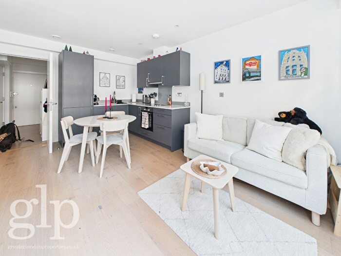 Studio To Rent In Lexington Street, London, Greater London, Soho, W1F