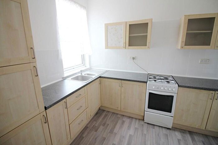 2 Bedroom Apartment For Sale In Twyford Avenue, Portsmouth, Hampshire, PO2