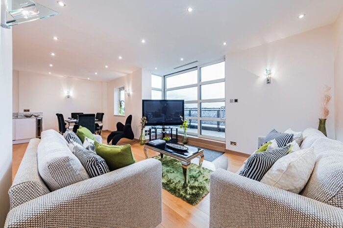 3 Bedroom Flat To Rent In Consort Rise House, Buckingham Palace Road, Belgravia, SW1W