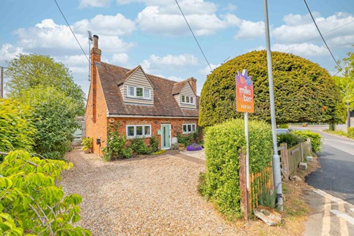 3 Bedroom Link Detached House For Sale In Howfield Lane, Chartham Hatch, Canterbury, Kent, CT4