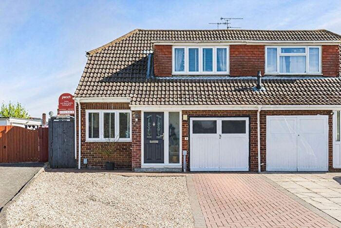 3 Bedroom Semi-Detached House For Sale In Slade Drive, Swindon, SN3