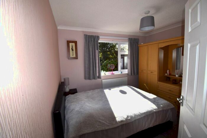 2 Bedroom Semi-Detached Bungalow To Rent In Headlands Close, Bridlington, YO16