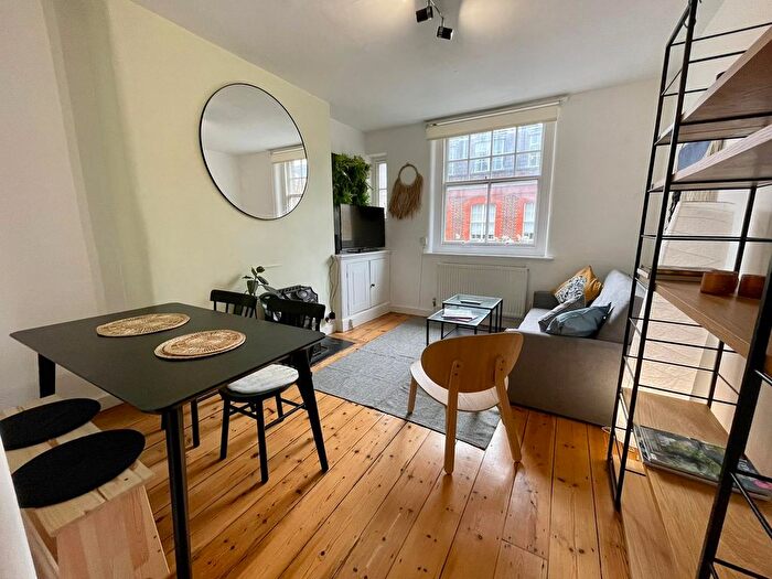 2 Bedroom Flat To Rent In Parker Mews, Kcl, Ic, Ucl, Lse, Covent Garden, West End, Holborn, Strand, London, WC2B