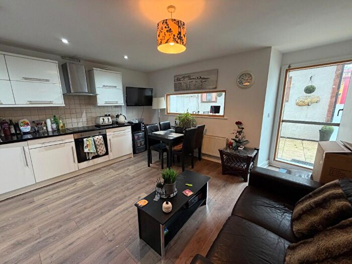 3 Bedroom Flat To Rent In Knight Street, Liverpool, Merseyside, L1