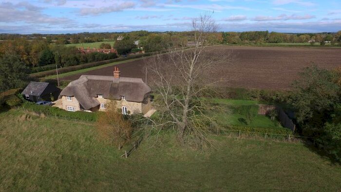 2 Bedroom Detached House For Sale In Lyford, Wantage OX12