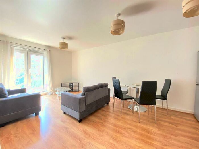 2 Bedroom Apartment To Rent In Irwell Building, Derwent Street, Manchester, M5