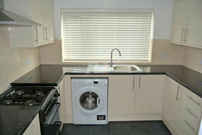 2 Bedroom Maisonette To Rent In Queensway, Hemel Hempstead, HP2