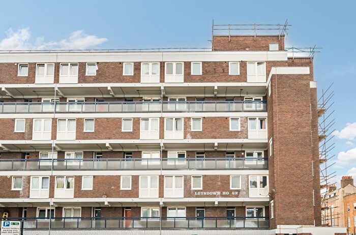 3 Bedroom Flat To Rent In Madron Street, London, SE17