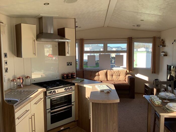 2 Bedroom Mobile/park Home For Sale In Dymchurch Road, New Romney, TN28