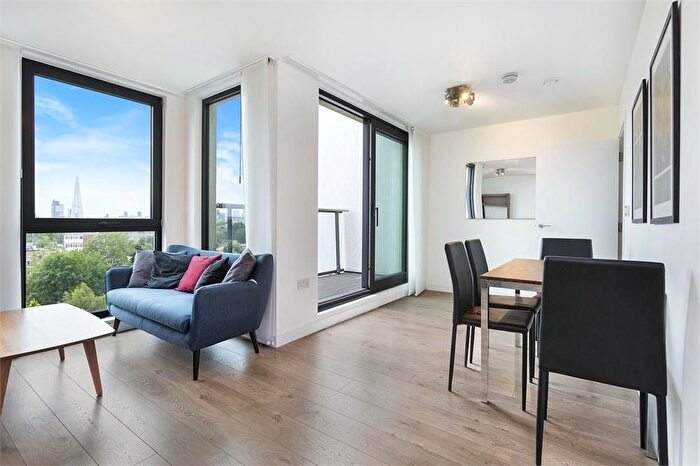 3 Bedroom Flat To Rent In Guild House, Rotherhithe New Road, London, SE16