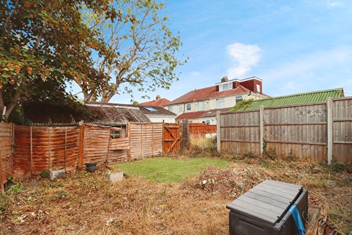 1 Bedroom Flat For Sale In Southmead Road, Bristol, Avon, BS10