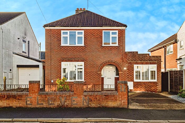 3 Bedroom Detached House For Sale In Norwood Grove, Beverley, HU17