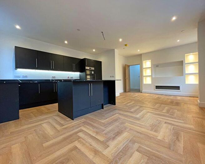 2 Bedroom Flat To Rent In Chester House, Fields Park Road, Newport, NP20
