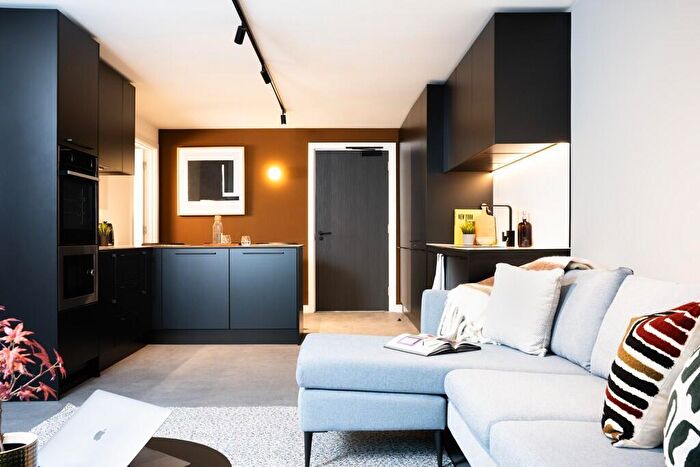 3 Bedroom Apartment To Rent In Union West Tower, Water Street, Manchester, Greater Manchester, M3