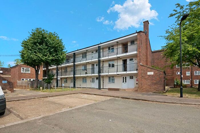1 Bedroom Flat For Sale In Stable Close, Northolt, UB5