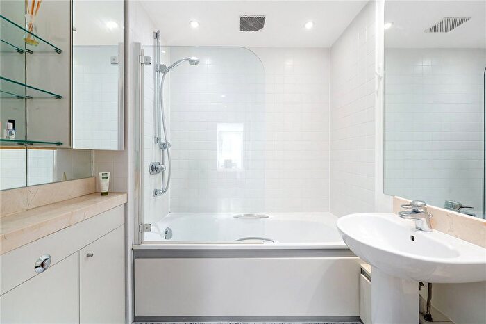 2 Bedroom Flat For Sale In High Holborn, London, WC1V