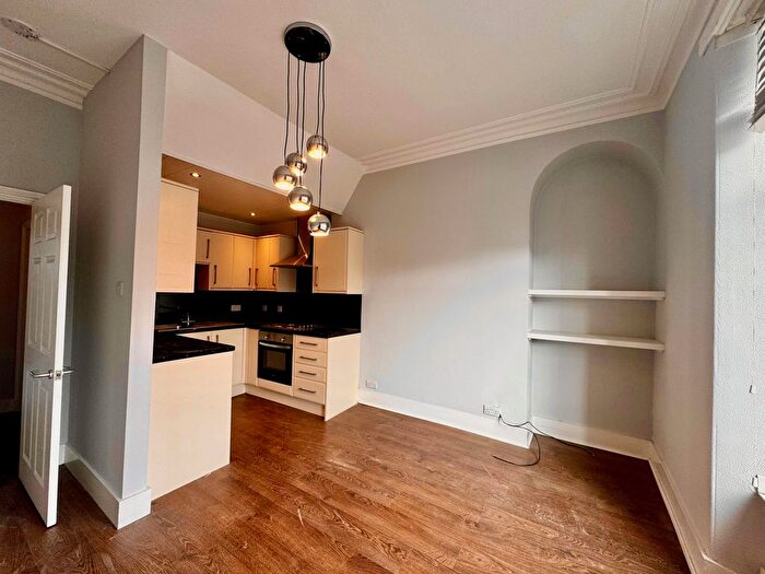 1 Bedroom Flat To Rent In Flat D, Walker Road, Aberdeen, AB11