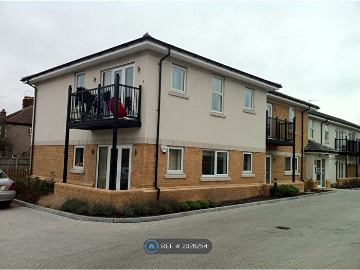 2 Bedroom Flat To Rent In Helix Court, Hounslow, TW4