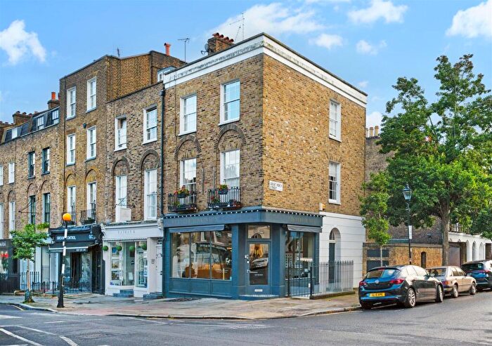 1 Bedroom Flat To Rent In Amwell Street, Clerkenwell, EC1R