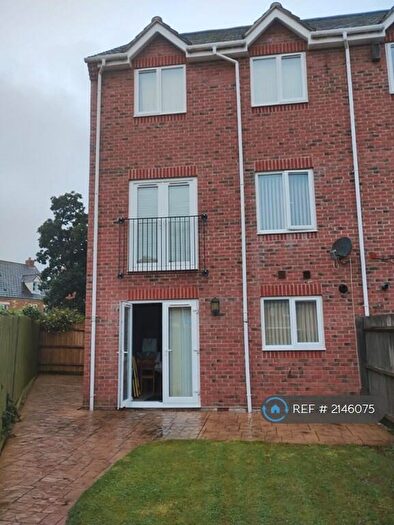 4 Bedroom Semi-Detached House To Rent In Valley Gardens Kingsway, Quedgeley, Gloucester, GL2