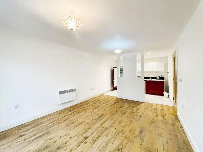 2 Bedroom Flat To Rent In Southside Apartments, St Johns Walk, Birmingham -, B5