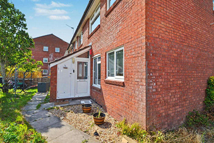 1 Bedroom Flat To Rent In Oldfield, Clevedon, BS21