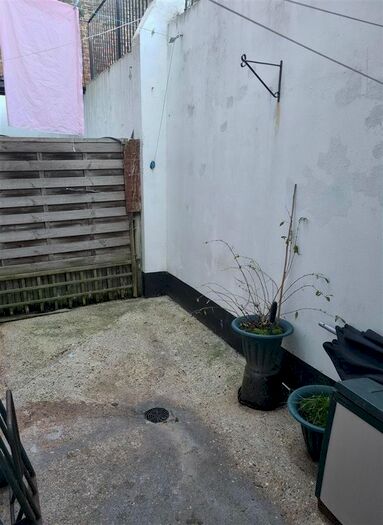 1 Bedroom Flat To Rent In Augusta Road, Ramsgate, CT11