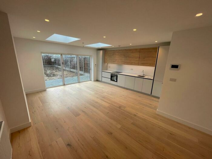 5 Bedroom Terraced House To Rent In Carterhatch Road, London, EN3