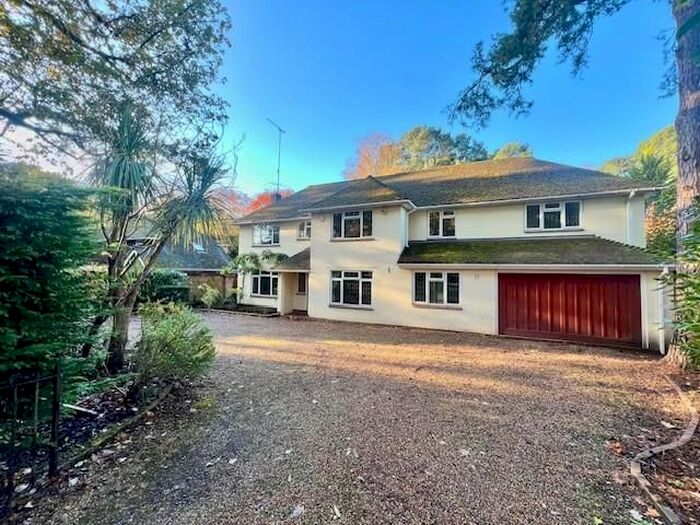 5 Bedroom Detached House To Rent In Brackendale Road, Camberley, GU15