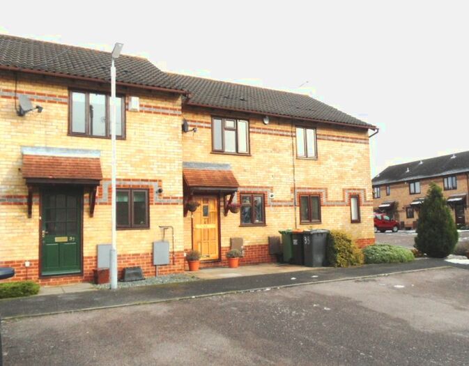 Terraced House To Rent In Dovedale, Luton, LU2
