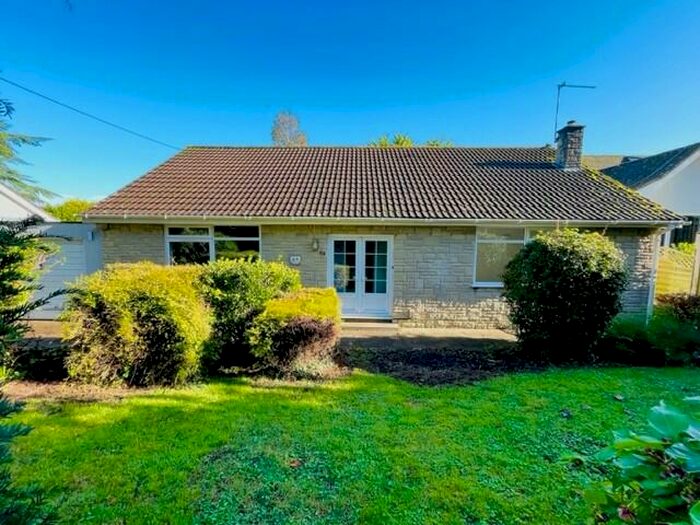 3 Bedroom Bungalow To Rent In Old Park Road, Clevedon, BS21