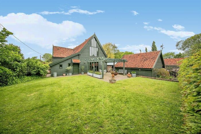 4 Bedroom Barn Conversion For Sale In Gosbeck Road, Helmingham, Stowmarket, IP14