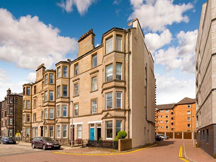 3 Bedroom Flat To Rent In Bangholm Terrace, Inverleith, Edinburgh, EH3
