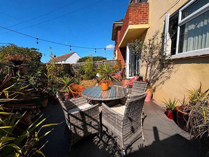 2 Bedroom Flat For Sale In Tollerdown Road, Weymouth, DT4