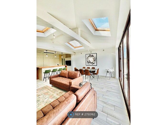 5 Bedroom Semi Detached House To Rent In Arundel Avenue, London, SM4