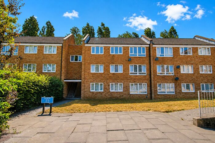 2 Bedroom Flat For Sale In Jocelyns, Old Harlow, CM17