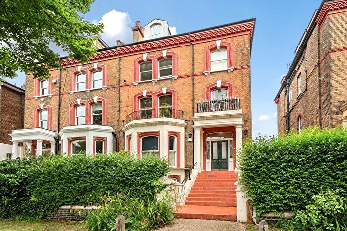 3 Bedroom Flat To Rent In Belsize Avenue, London, NW3